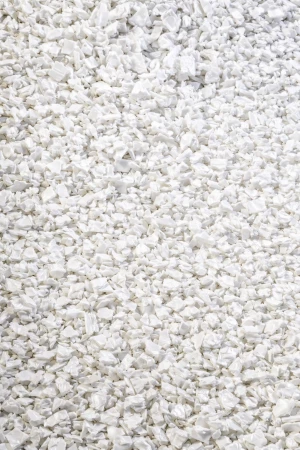 Продам дробленку ПП. Цвет белый . Ведро пищевое. Премиальное качество.